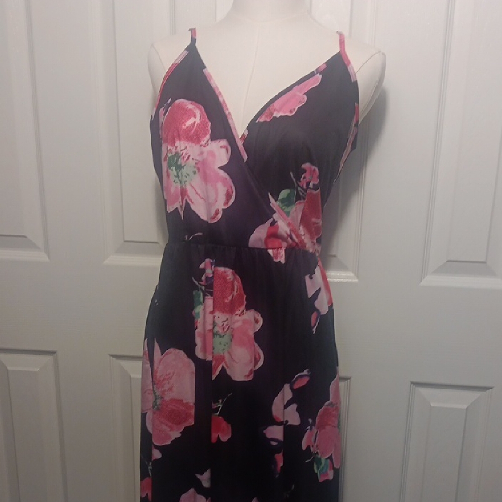 Votepretty Women's Floral V-neck Spaghetti Strap Sundress With Pockets - Picture 2 of 12